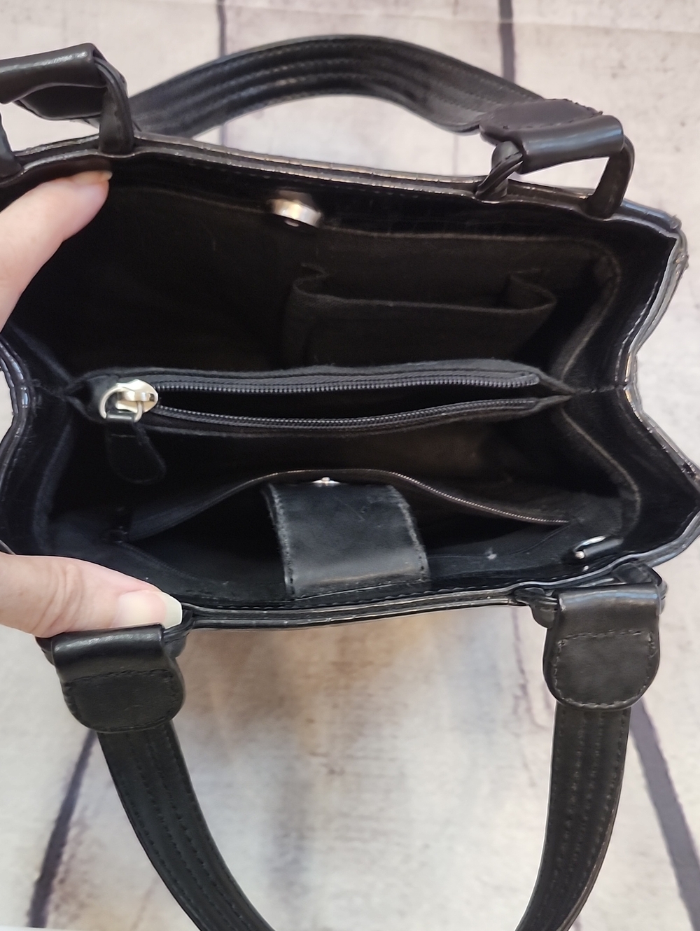 Black Handbag - Picture 3 of 3